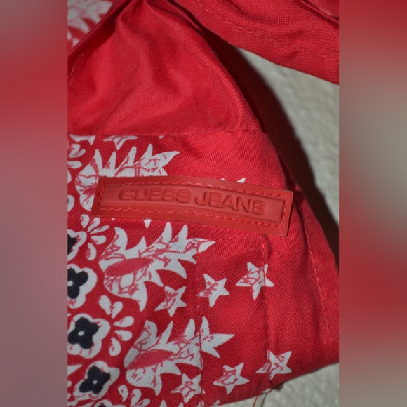 Guess halter open back tied red pattern crop top - Picture 7 of 7